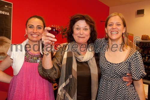 Alenka Tetičkovič, igralka, Marijana Brecelj, igralka in Ana Hribar, igralka