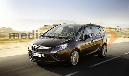 Nova Opel Zafira Tourer: preobrazba prvega razreda