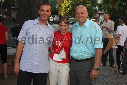 Dejan Kiker, predstavnik Nesa, Maja Hren, organizacija Zdrava zabava ter Milan Mikl, podžupan Mestne občine Maribor