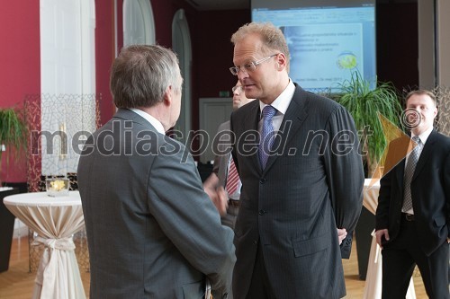 Marjan Šiftar, slovenski veleposlanik v Makedoniji in 	Janez Škrabec, direktor podjetja Riko d.o.o.