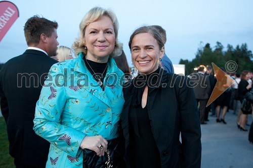 Sabrina Pečelin, vodja odnosov z javnostmi pri Porsche Slovenija d.o.o. in Alenka Nedelko, odnosi z javnostmi Peugeot Slovenija d.o.o.