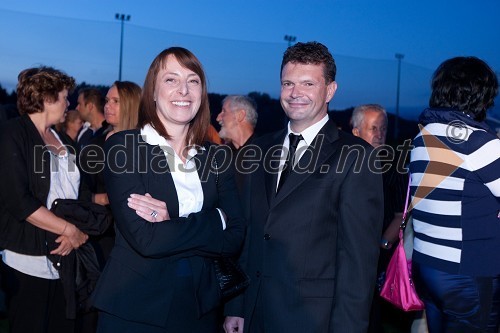 	Mateja Mlakar, BMW Group Slovenija in Anton Levec, direktor poprodaje BMW Group Slovenija