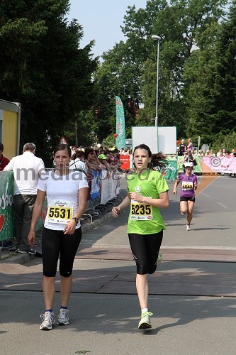 Nina Benčec in Enja Erker, tek na 5,5 km