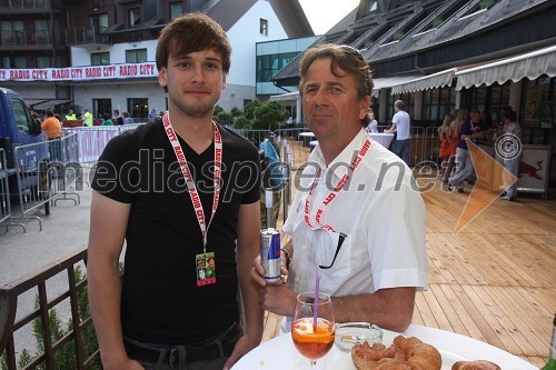 Luka Kreže, sin Smiljana Krežeta in Bojan Gerič, vodja turizma v Športnem centru Pohorje