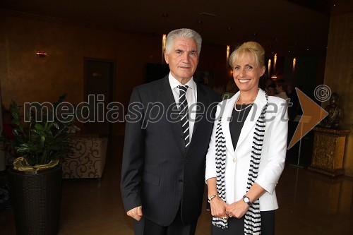 Prof. dr. Ludvik Toplak, predsednik Evropskega središča Maribor ter Patricija Jankovič, predsednica programskega odbora konference
