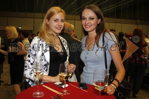 Živa Vadnov, miss Slovenije 2004 ter Iryna Osypenko, manekenka