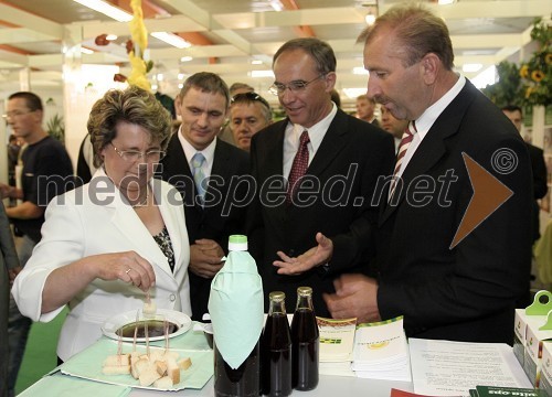 Marija Lukačič, ministrica za kmetijstvo, gozdarstvo in prehrano, Peter Vrisk, predsednik kmetijsko-gospodarske zbornice in Janez Erjavec, direktor Pomurskega sejma