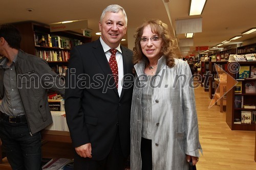 Peter Tomšič, predsednik uprave Mladinske knjige Založbe ter Svetlana Makarovič, pisateljica