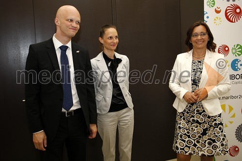 Ville Cantell, začasni odpravnik poslov na finskem veleposlaništvu v Ljubljani ... in dr. Suzana Žilič Fišer, generalna direktorica javnega zavoda Maribor 2012 - EPK