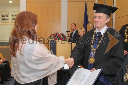 Dr. Tatjana Lešnik Štuhec, Ekonomsko poslovna fakulteta Univerze v Mariboru ter prof. dr. Danijel Rebolj, rektor Univerze v Mariboru	