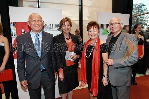 Janez Kocijančič, predsednik Olimpijskega komiteja Slovenije, soproga Andreja, Tjaša Andree Prosenc in Tone Prosenc, odvetnika