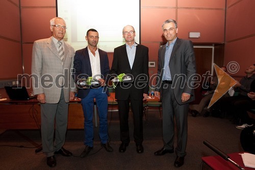 Miroslav Pregl, Boštjan Vuga, Sadar in Vuga arhitekti, mag. Marko Završki, Gradis BP Maribor in mag. Črtomir Remec, predsednik Inženirske zbornice Slovenije (IZS)