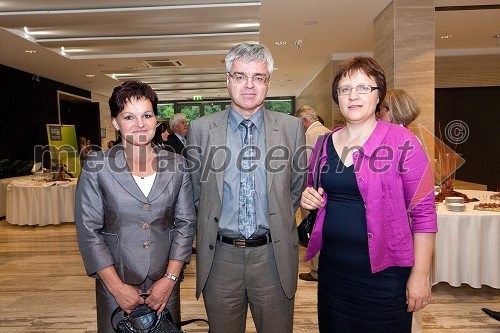 Anka Miklavič Lipušček, predsednica Zbornice kmetijskih in živilskih podjetij (ZKŽP), mag. Samo Hribar Milič, generalni direktor GZS, dr. Tatjana Zagorc, ZKŽP