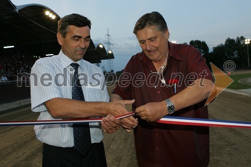 Lastnik stadiona Milenium in predsednik Speedway kluba Unia Goričan Zvonimir - Zvonko Pavlic ter podpredsednik HMZ (Hrvaške moto zveze) pri prerezu traku