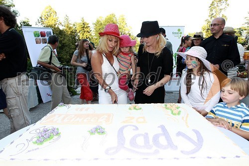 Barbra Jermann, urednica revije Lady, Aria, hčerka Saše Lendero in Saša Lendero, pevka