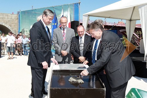 Dr. Danilo Türk, predsednik Republike Slovenije, prof. dr. Mirko Pšunder, predsednik Upravnega odbora Univerze v Mariboru, Peter Kosi, direktor podjetja Granit d.d. in prof. dr. Danijel Rebolj, rektor Univerze v Mariboru