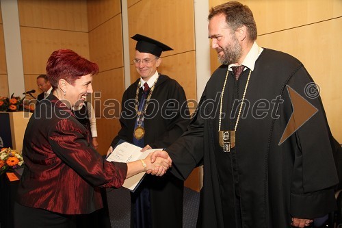 Dr. Elizabeta Mičović, Fakulteta za varnostne vede, prof. dr. Danijel Rebolj, rektor Univerze v Mariboru in prof. dr. Gorazd Meško, Fakulteta za varnostne vede