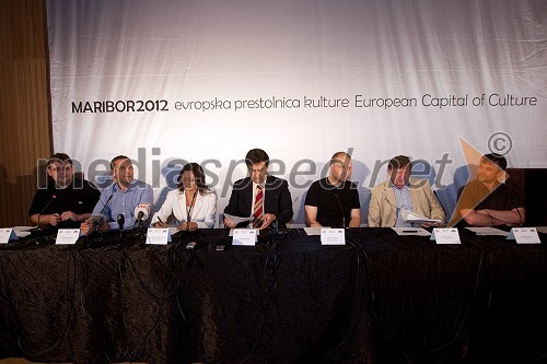 Alan Kavčič, Danilo Rošker, direktor SNG Maribor, dr. Suzana Žilič Fišer, generalna direktorica javnega zavoda EPK Maribor 2012, Mitja Bervar, ravnatelj SNG Opera in balet Ljubljana, Mitja Čander, programski direktor javnega zavoda EPK Maribor 2012, Uroš Lajovic, dirigent in Janez Burger, režiser
