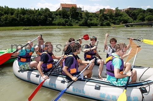 19. mednarodna veslaška regata študentskih osmercev in raftov 2011