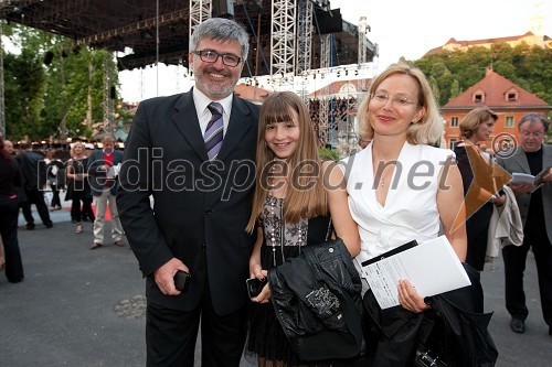 Roman Jakič, direktor Zavoda Tivoli s soprogo in hčerko Tijo