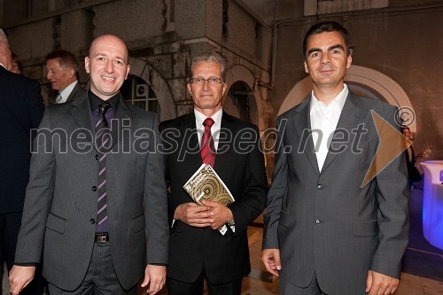 Peter Jeglič, direktor Pravno kadrovskega in splošnega področja v družbi Mobitel, Zoran Janko, glavni izvršni direktor družbe Mobitel in Danilo Tomšič, direktor področja prodaja in marketing v podjetju Mobitel