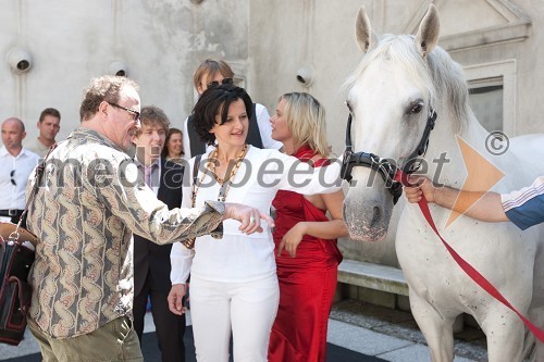 Tomaž Domicelj, glasbenik in Irena Brunec Tebi, kiparka