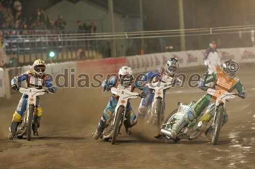 Andreas Jonsson (Švedska), Greg Hancock (ZDA), Nicki Pedersen (Danska) in Antonio Lindbaeck (Švedska)