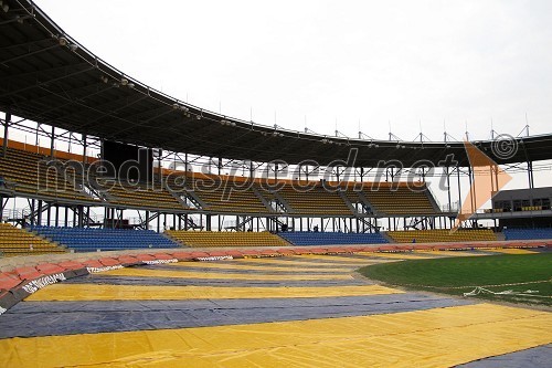 Zaščita proge pred dežjem, stadion Edwarda Jancarza, Gorzow