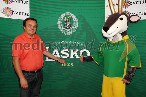 	
 	Franc Zdolšek, župan občine Laško in Zlatorog, maskota	 
