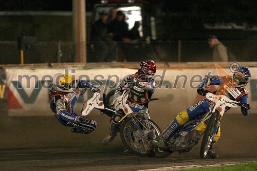 Hans Andersen (Danska) , Bjarne Pedersen (Danska) in Andreas Jonsson (Švedska) spektakularni padec