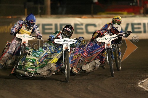 Jason Crump (Avstralija),Antonio Lindbaeck (Švedska), Scott Nicholls (VBR) in Andreas Jonsson (Švedska) v ozadju