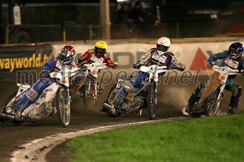 Nicki Pedersen (Danska), Leigh Adams (Avstralija), Matej Žagar (Slovenija) in Greg Hancock (ZDA)  v drugi polfinalni vožnji na VN Latvije