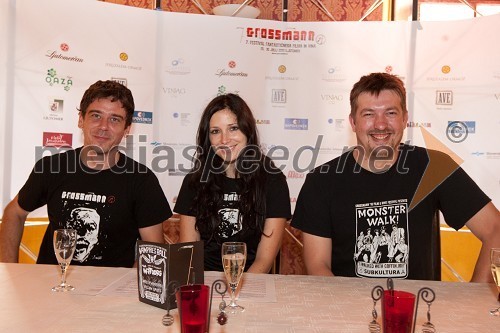 Tomaž Horvat, programski direktor Grossmannovega festivala, Urška Majdič, odnosi z javnostjo Grossmanovega festivala in Peter Beznec, direktor Grossmannovega festivala