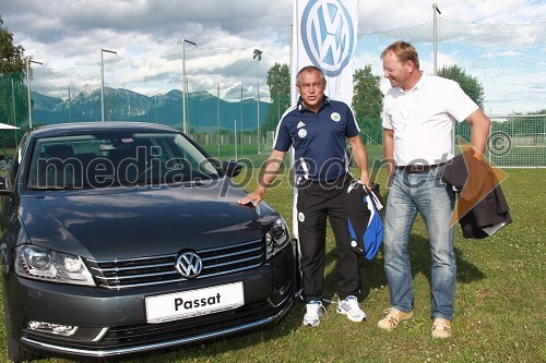 Felix Magath, trener kluba Wolfsburg in Marko Škriba, vodja znamke Volkswagen v Sloveniji