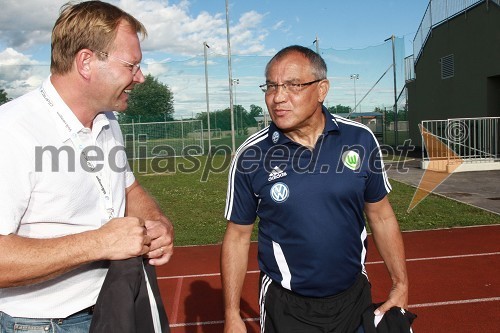 Marko Škriba, vodja znamke Volkswagen v Sloveniji in Felix Magath, trener kluba Wolfsburg