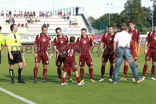 ..., Dejan Burgar, kapetan Triglava, Dejan Dimitrov, Triglav, Gašper Kunšek, finalist odaje SIT, Rok Brajič, Triglav Matic Sever, Triglav, Marko Škriba, vodja znamke Volkswagen v Sloveniji, ..., Rok Dolžan, Triglav