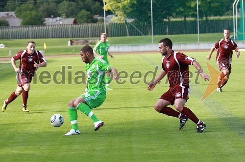 Rok Brajič, Triglav,  Ashkan Dejagah, VfL Wolfsburg, ..., Dejan Burgar, kapetan Triglava