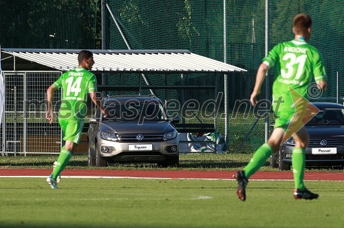 Tolga Cigerci in Robin Knoche, VfL Wolfsburg