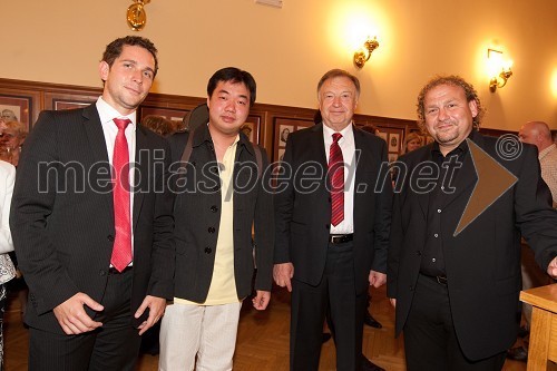 	Miha Žerko, predsednik uprave SRC, Ning Feng, violinist, Ivan Žerko, SRC in Darko Brlek, direktor Festivala Ljubljana