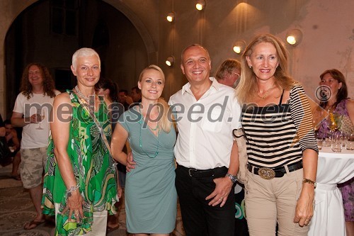 Barbara Drnač, novinarka, Sabina Cvilak, operna pevka, soprog Damjan Damjanovič, direktor Slovenske filharmonije in Carmen Dobnik, odvetnica