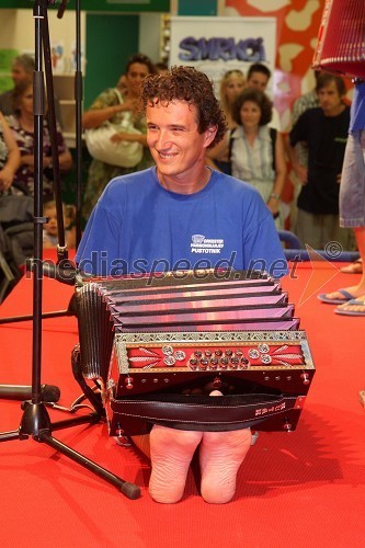 Tomaž Pustotnk, vodja harmonikarskega orkestra Pustotnik