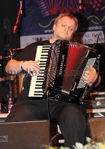 Zoltan Orosz

 

