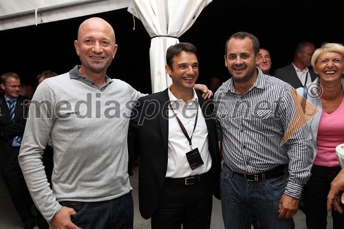 Goran Brankovič, nekdanji direktor Slovenskih železnic, Danilo Ferjančič, generalni direktor Porsche Slovenija d.o.o. in Peter Podlunšek, akrobatski pilot