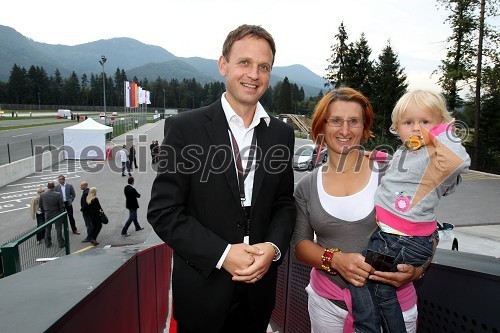 Franci Bolta, direktor znamke Audi pri podjetju Porsche Slovenija d.o.o. in Tadeja Brankovič Likozar, biatlonka