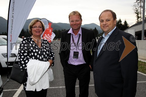 Nada Jarc, lastnica podjetja Avto Jarc d.o.o., Marko Škriba, direktor znamke Volkswagen pri Porsche Slovenija d.o.o. in Milan Jarc, lastnik podjetja Avto Jarc d.o.o.
