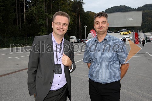 Petr Podlipny, direktor znamke Škoda pri Porsche Slovenija d.o.o. in Goran Novković, predsednik uprave in odgovorni urednik časnika Žurnal24