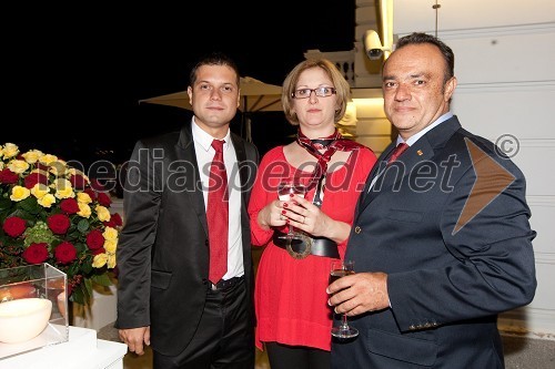 	Peter Chulev, namestnik veleposlanika Makedonije, Špela Stepančič, Makedonska ambasada in 	Igor Popov, Veleposlanik Makedonije v Sloveniji