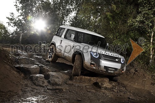 Land Rover DC 100 koncept