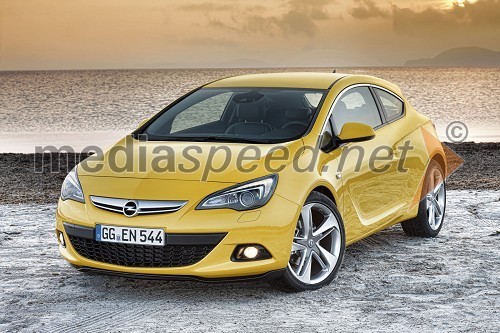 Opel Astra GTC 2012