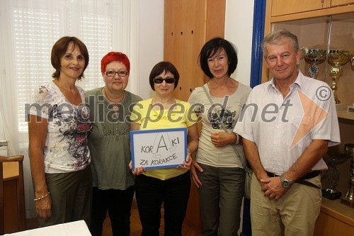 Andreja Kračun, predsednica dobrodelnega združenja Koraki za korakce, Zdenka Križanič, podpredsednica dobrodelnega združenja Koraki za korakce, Ivanka Kotnik, predsednica Društva slepih in slabovidnih Maribor, Nada Kovačič in prof. dr. Davorin Kračun, Ekonomsko poslovna fakulteta Univerze v Mariboru